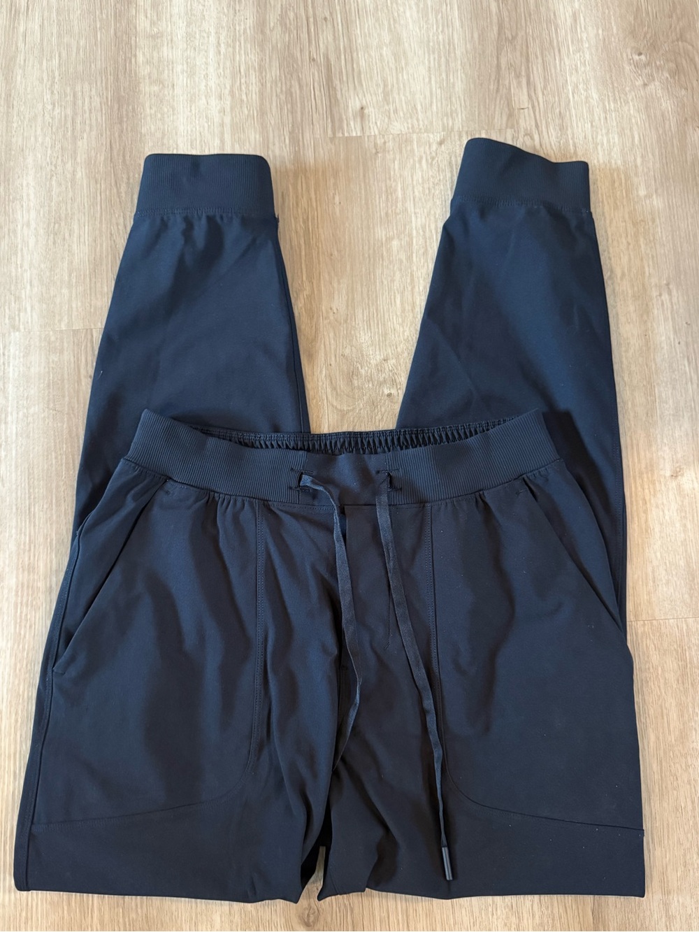 Men’s black Lululemon joggers size S